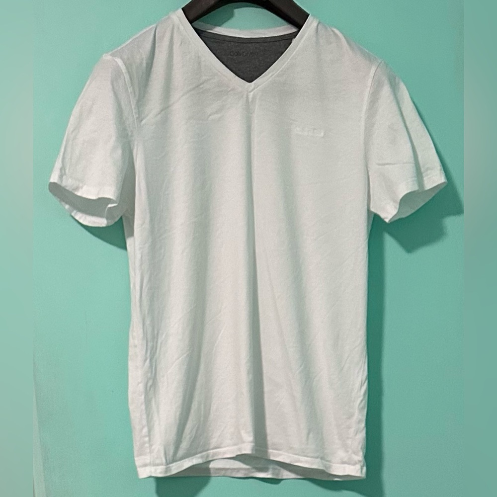 New Calvin Klein men T-shirts, size medium cotton